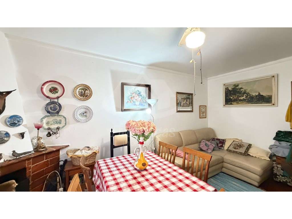 Moradia T3 com sótão no Bairro das Loureiras, Camarate - Grande imagem: 4/28