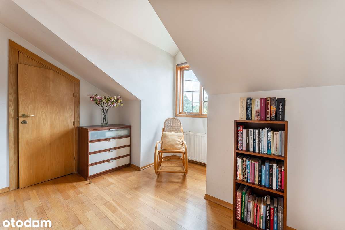 Przestronne mieszkanie 130 m²/4 pokoje + poddasze/2 miejsca postojowe-3