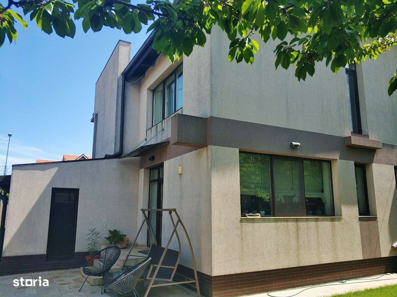 Km 5 - Vila P+E lux, cu garaj si curte generoasa