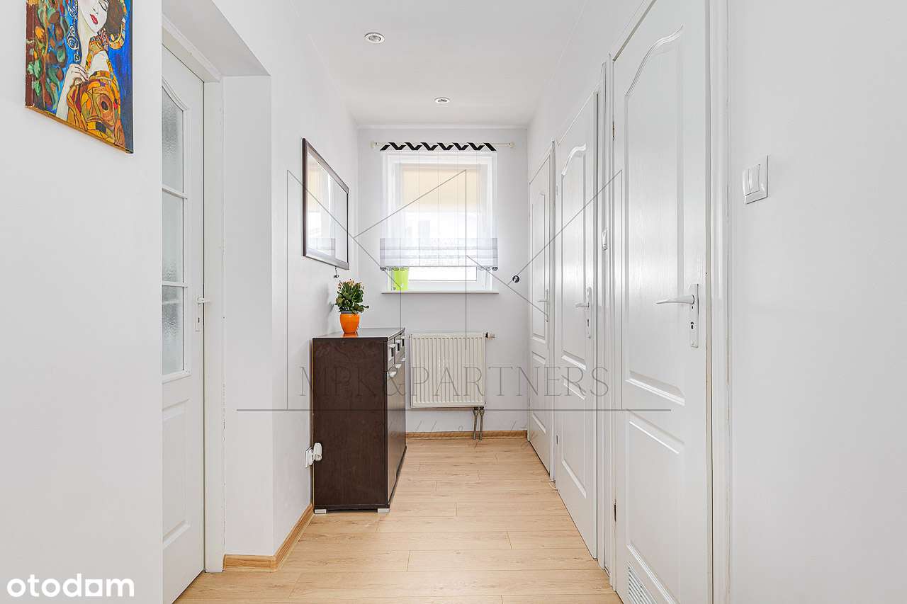 Przestronny, dwupoziomowy apartament 30 minut od centrum Warszawy!-7