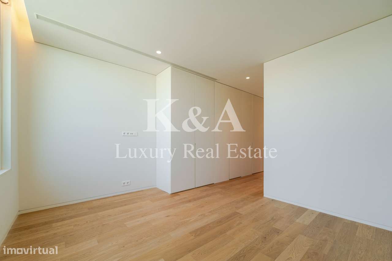 Apartamento Penthouse T4 com terraço e piscina na Foz-12
