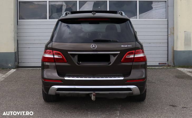 Mercedes-Benz ML 350 BlueTec 4MATIC Aut - 38