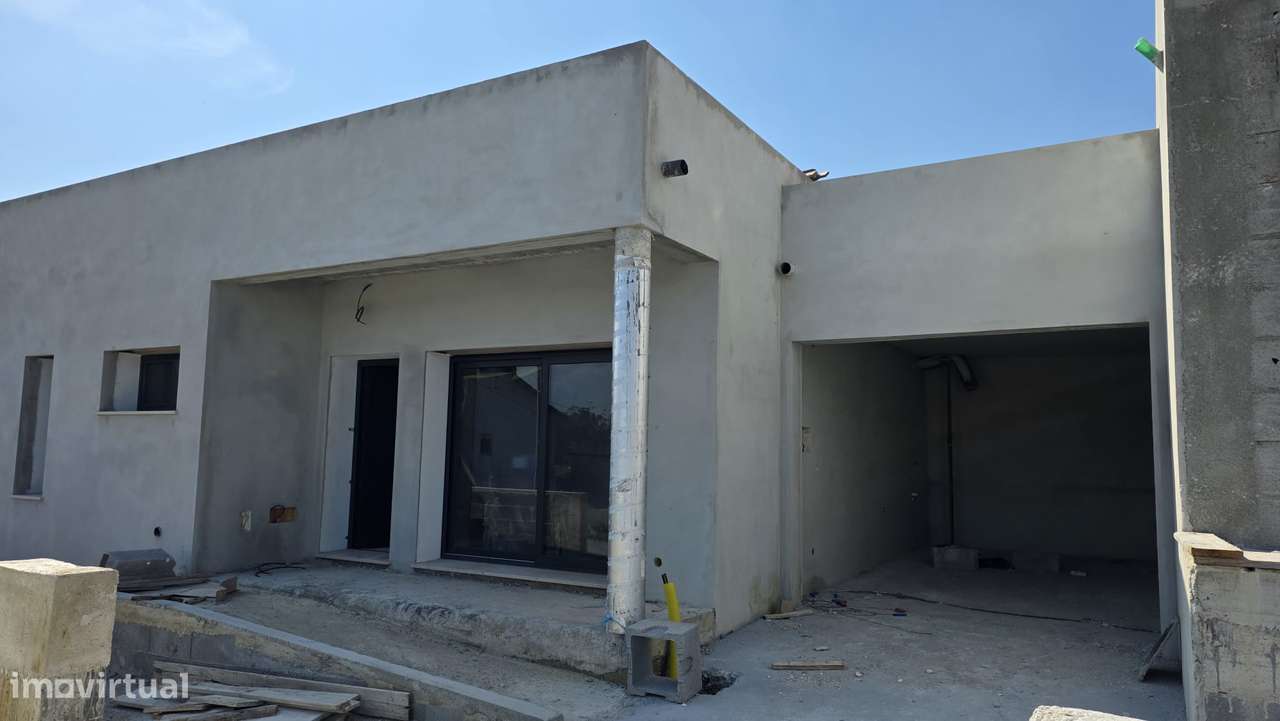 Moradia T3, térrea, geminada com garagem e jardim. Fração "A" - Grande imagem: 5/16