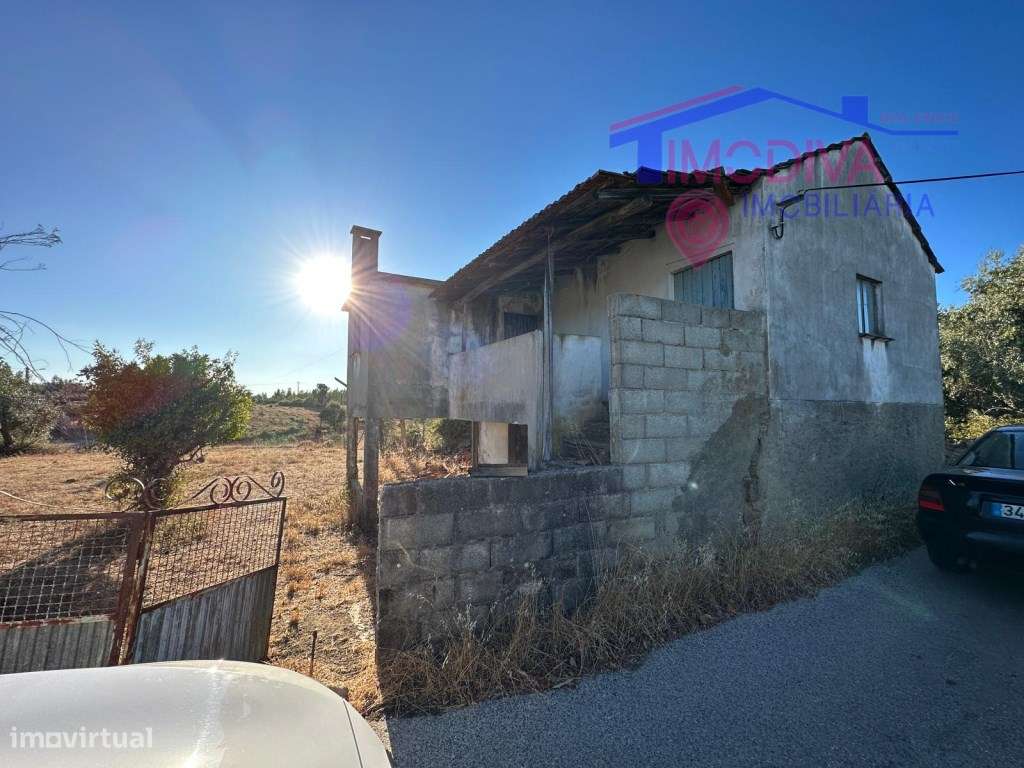 Casa T2 para reconstrução com terreno - Grande imagem: 3/35