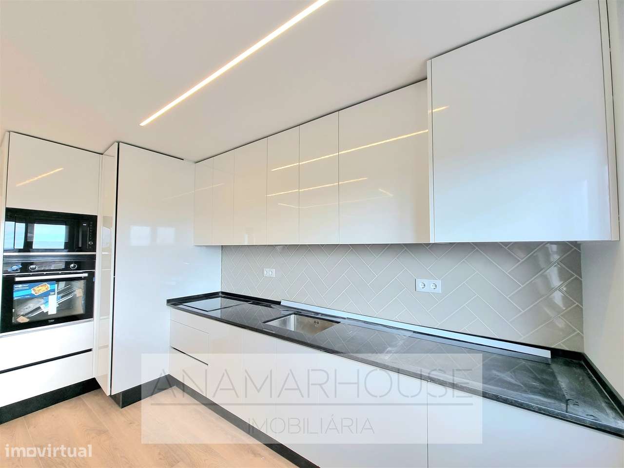 Apartamento T2 com Varanda | Totalmente Remodelado | Amadora - Grande imagem: 4/13