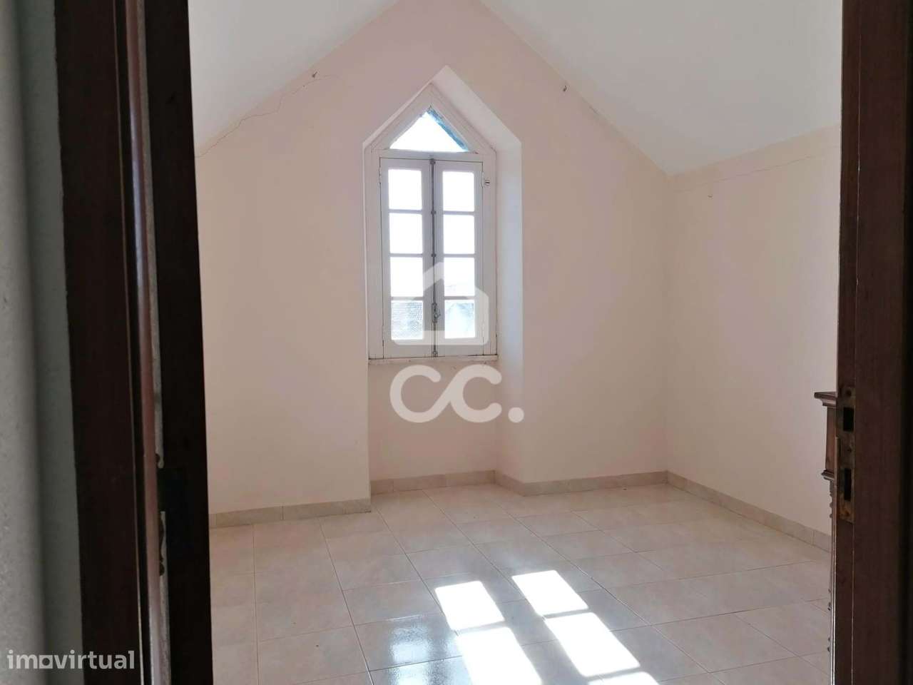 Moradia T5 em Vermelha – Cadaval, com Garagem, Adega e Terreno.-34