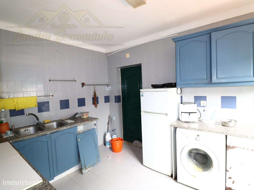 Moradia T4 com Logradouro e Garagem-8