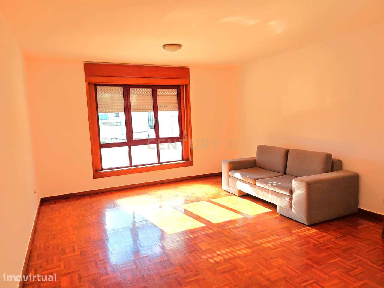 Imóvel T2 com sala de 30m2 muito soalheiro em Telheiras - Grande imagem: 4/16