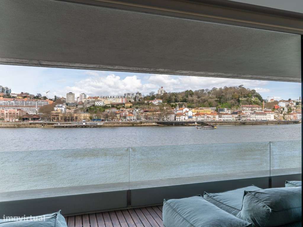 T3, como novo, vista rio no Cais do Cavaco - Grande imagem: 4/44