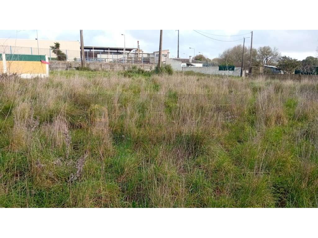 Terreno rústico com Furo de Água | Infraestruturas | Associação de ...-10