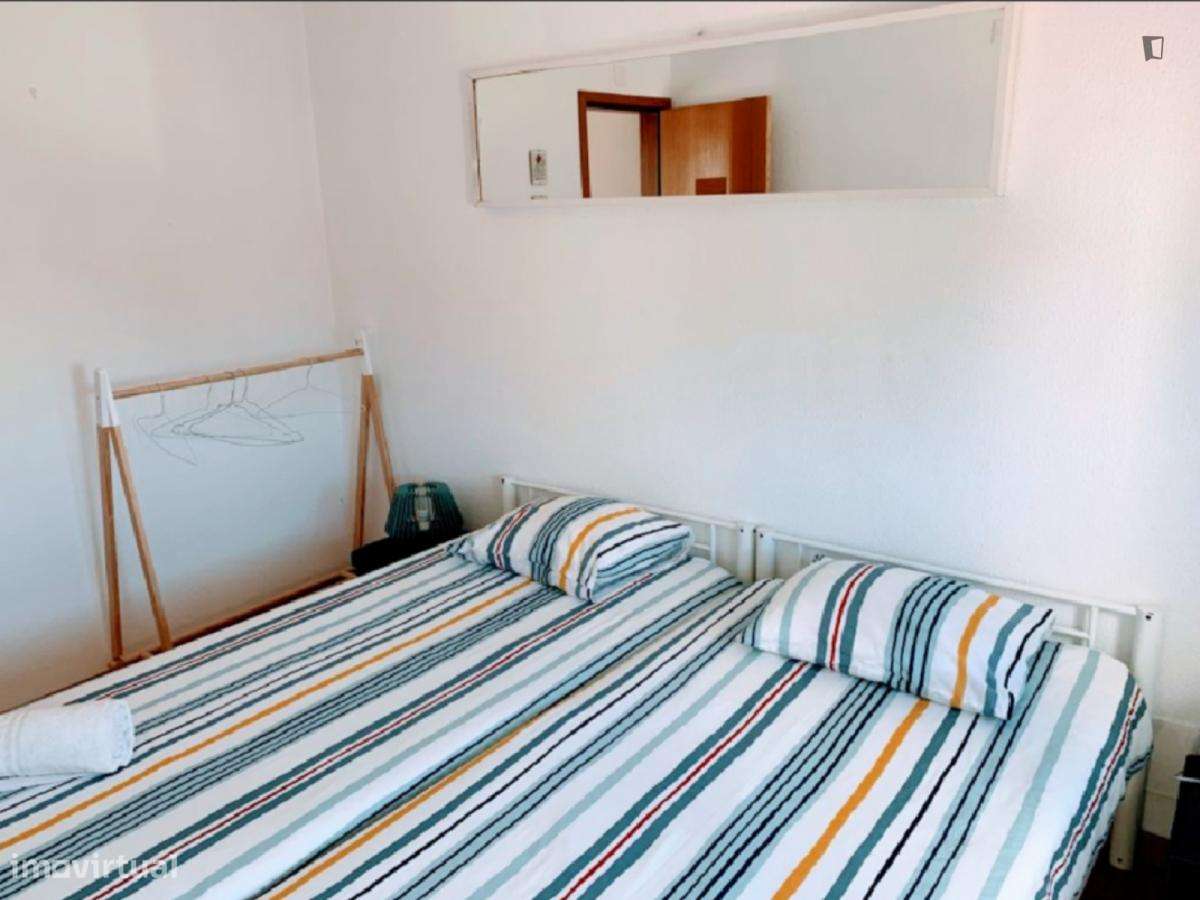 Quarto - localizado em Setubal - Grande imagem: 4/10