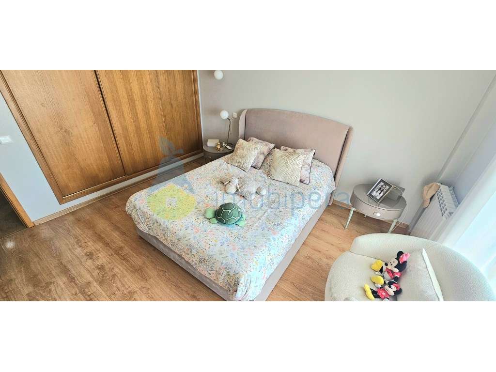 Moradia T4 com 260m2 de área e cave de 95m2, localizada no Monte da...-40