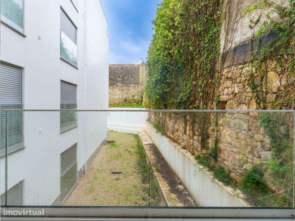 Apartamento com vista mar, piscina e estacionamento na Nazaré-23