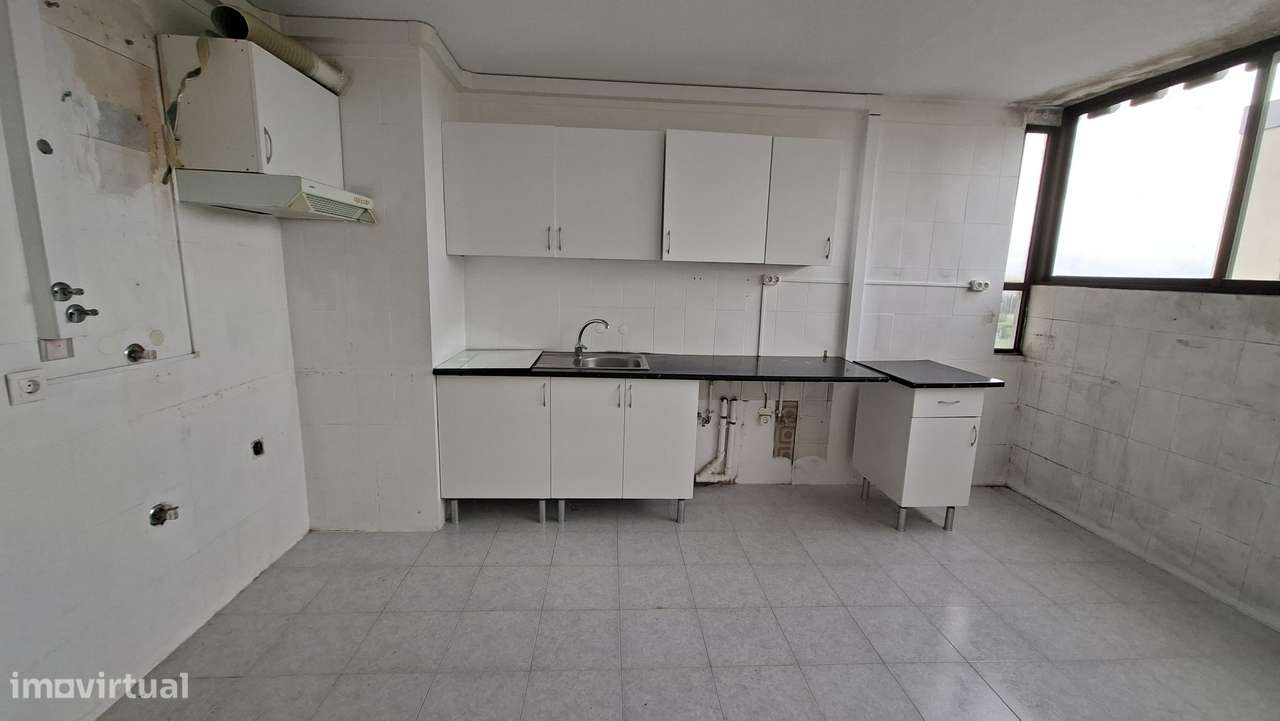 Apartamento T3 com 100m² em Santo António da Charneca-7