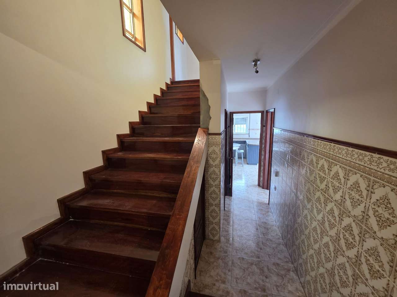 Troque o seu apartamento por uma moradia de 4 frentes em Argoncilhe-9