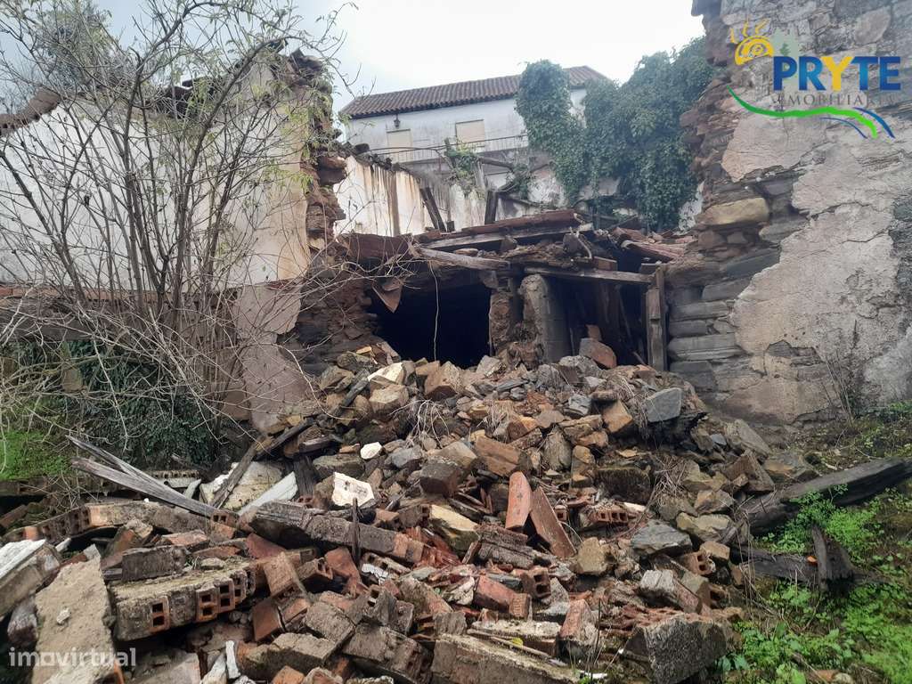 Moradia de tipologia T2 situada a 5 minutos da Vila da Sertã-38