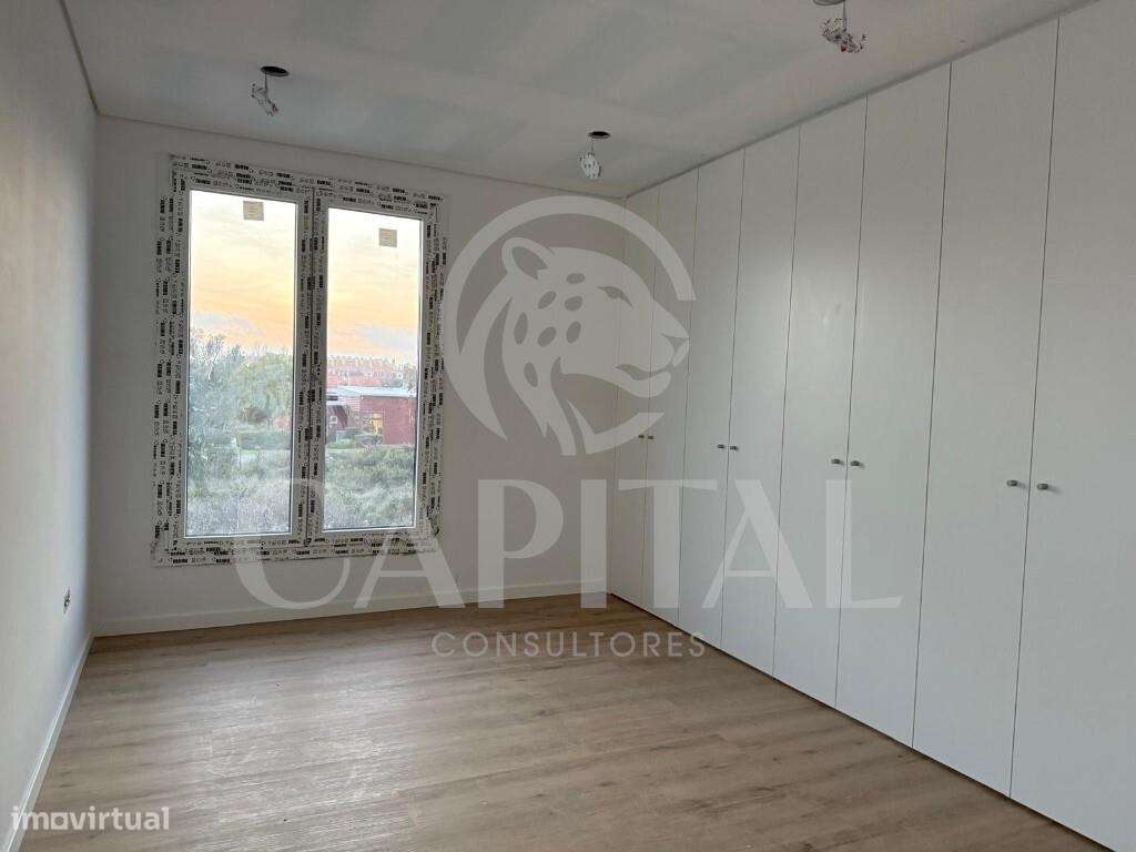 Moradia V3 Isolada com Piscina – Nova – Abrunheira-20