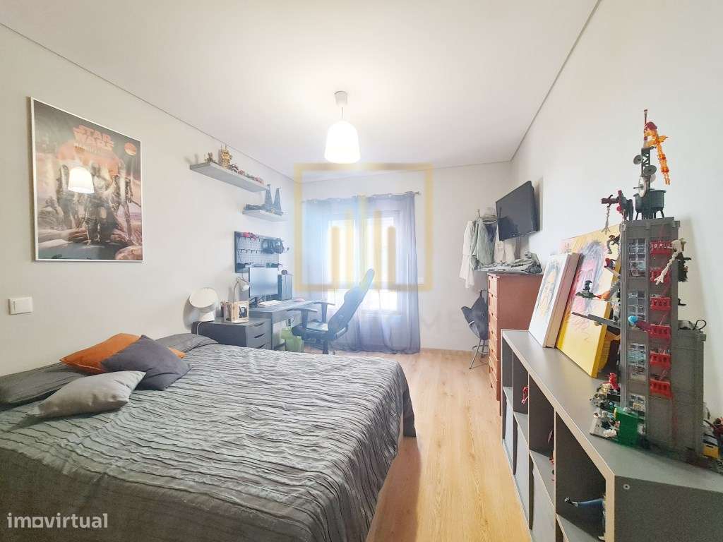 Apartamento T3 com Terraço e 3 WC, em Lagoa.-36