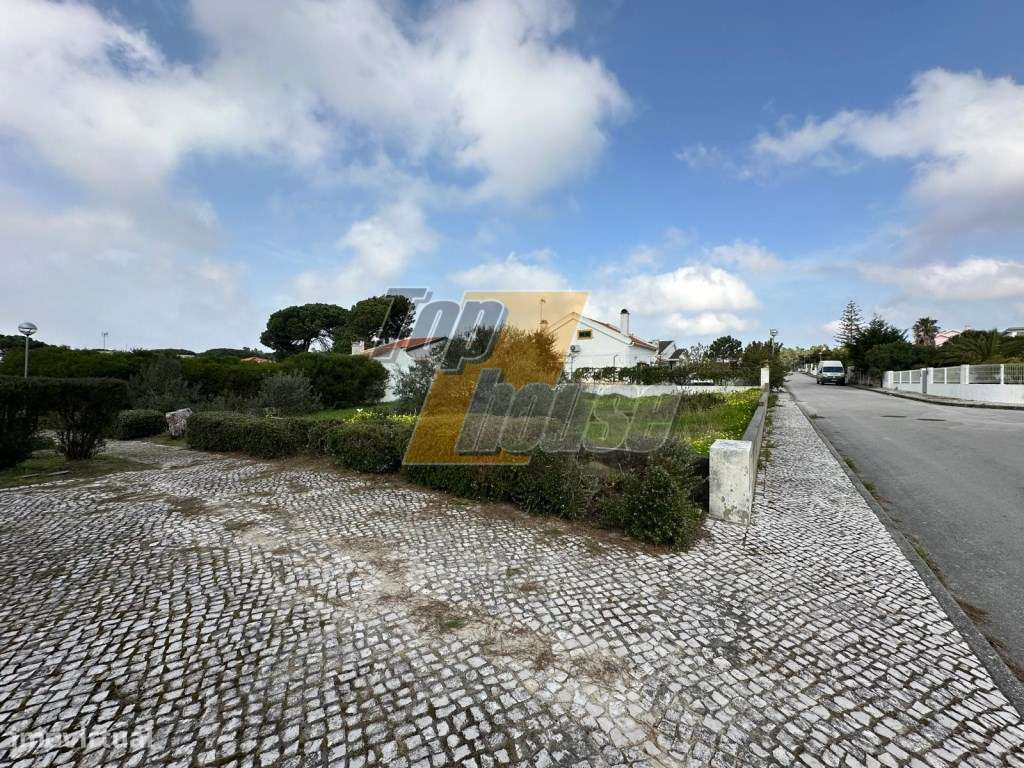 Terreno urbano perto do mar e lago em Sesimbra-34
