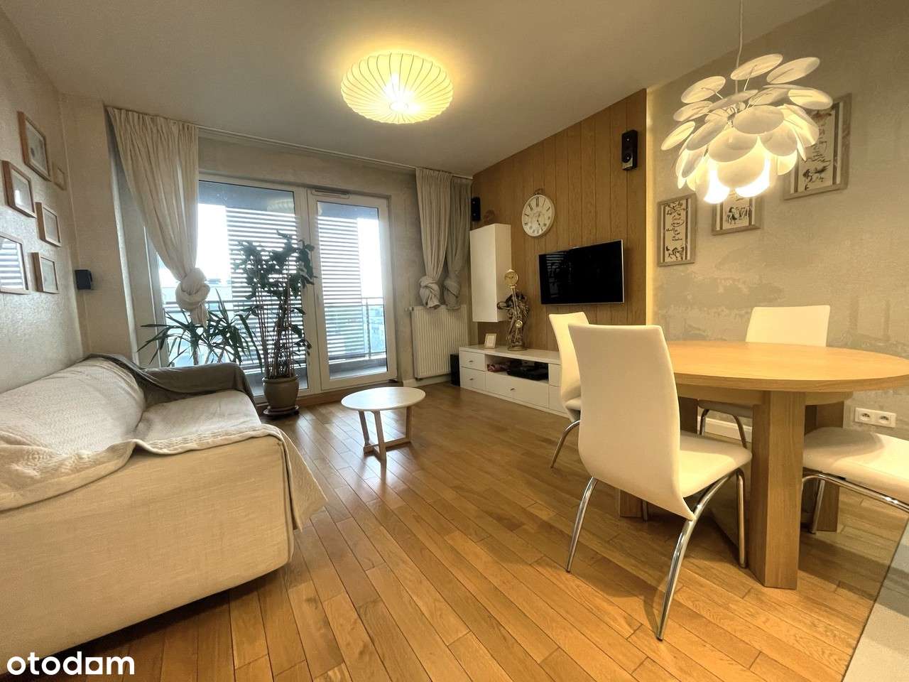 4 pokoje, 2 miejsca parkingowe-14