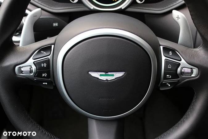 Aston Martin DB11 V12 Coupe - 19