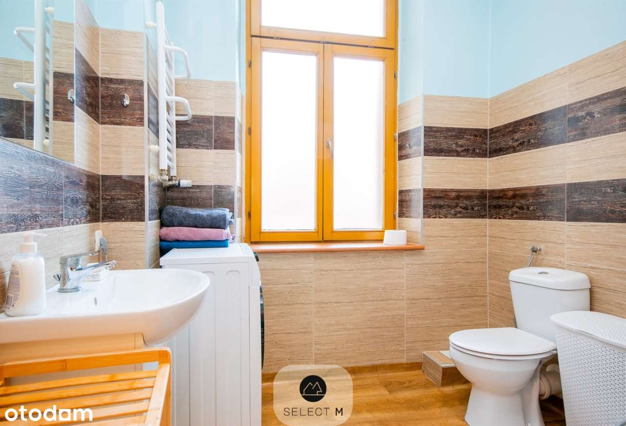 Czteropokojowe mieszkanie w centrum z parkingiem-8