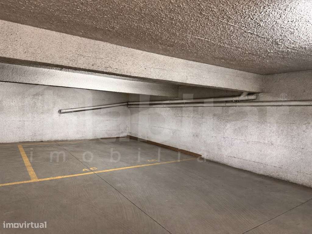Apartamento T3 com 147 m², varandas, estacionamento e arrecadação-15