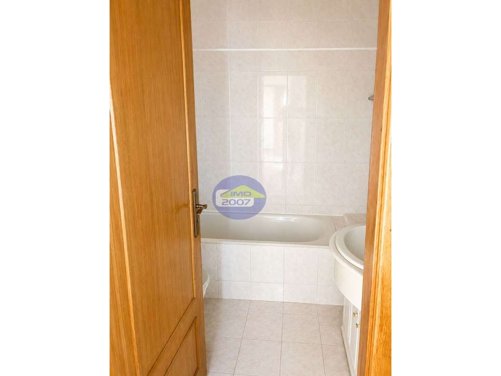 Apartamento T3 em Canidelo-9