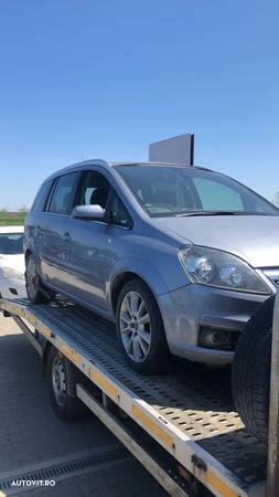 Dezmembram Opel Zafira B 1.9 An Fabr 2007 - 1