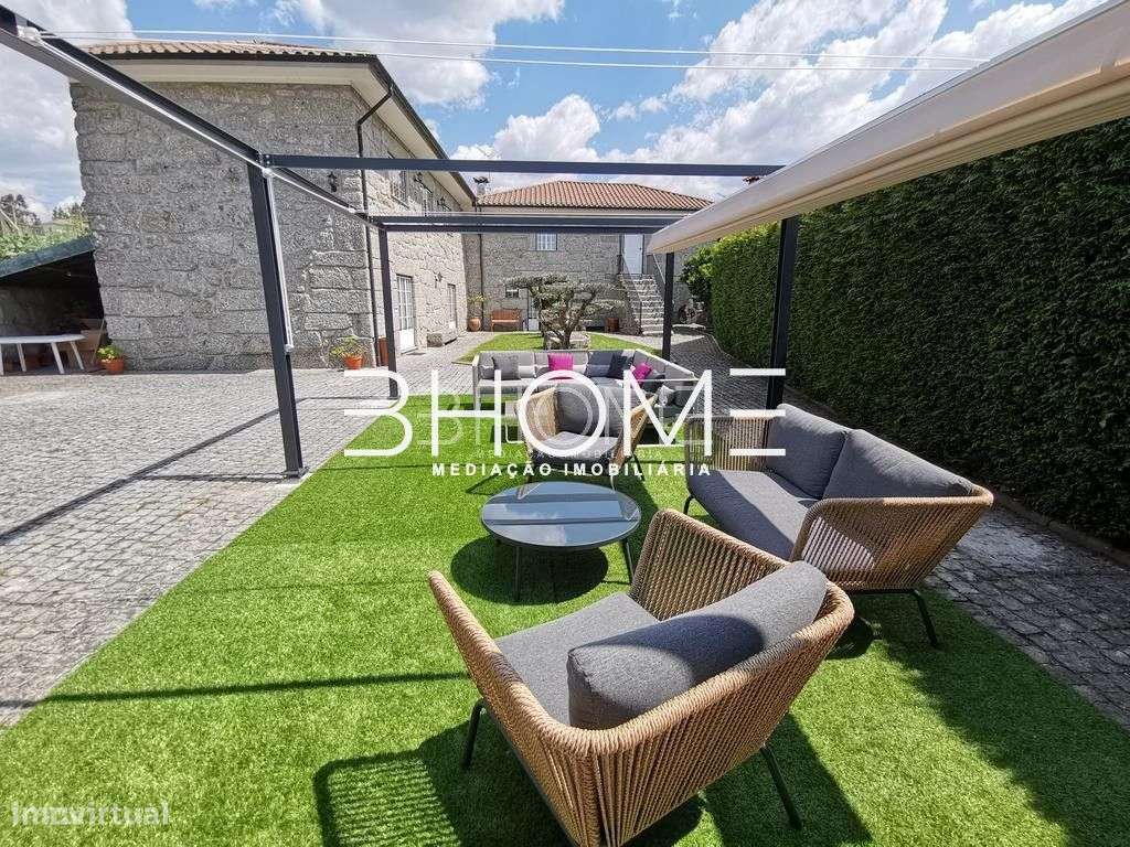 Propriedade com Casa em Pedra, T6, com piscina e campo de jogos - Grande imagem: 2/39