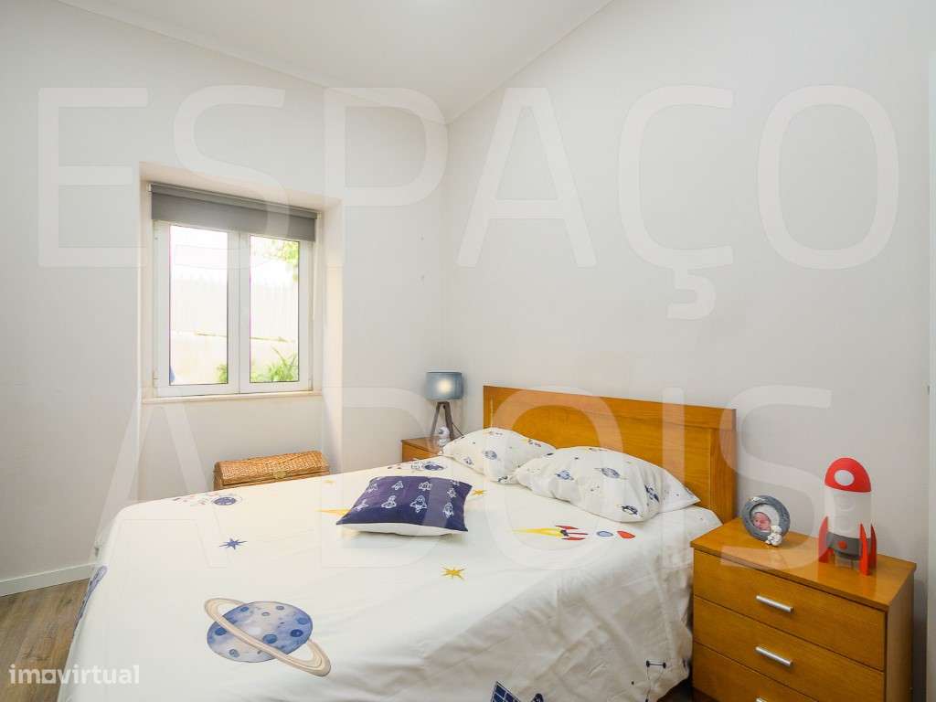 Amadora Centro | T3 Remodelado com 2 Suites e um Fantástico Logrado...-43