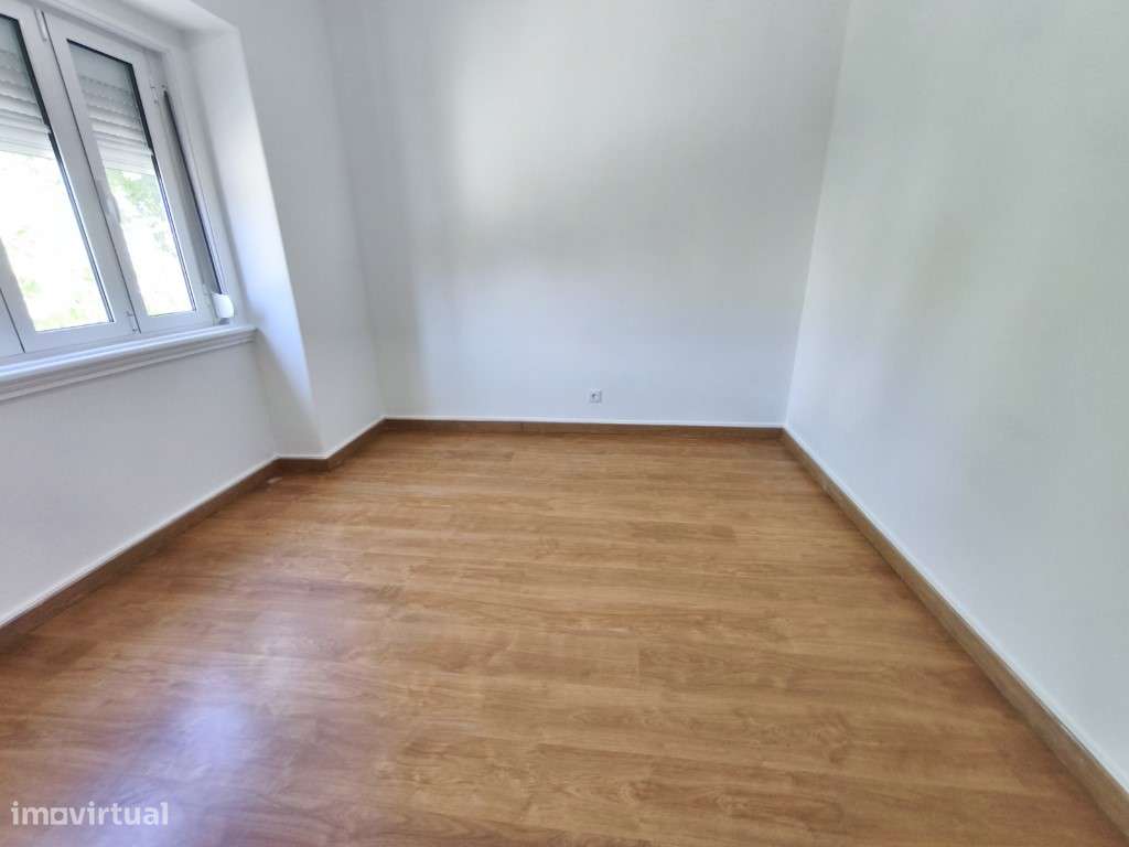 Apartamento T4 para venda com 101 m² de área bruta em Merçês Rio de...-12