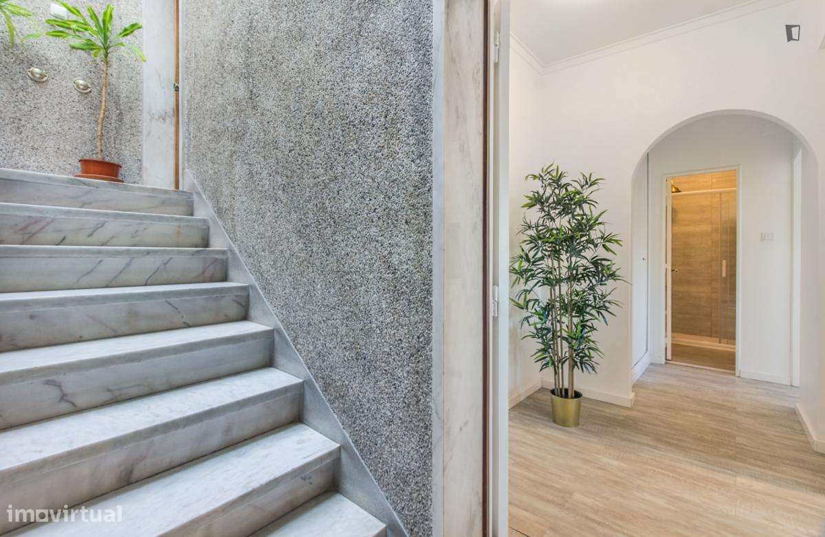 Apartamento com 1 quartos - localizado em Entrecampos Lisbon - Grande imagem: 4/6