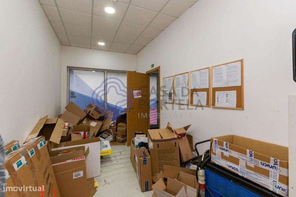 Venda de armazém industrial, escritório e logradouro em Ermesinde-9