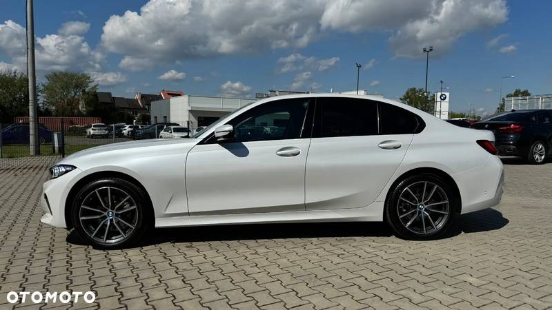 BMW Seria 3 320i - 9