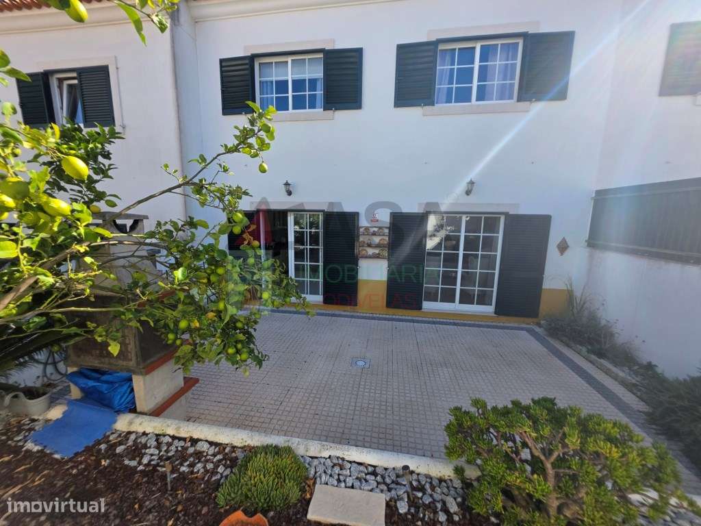 Moradia T4 com Garagem de 48 m² e Mais de 120 m² de Logradouro-14