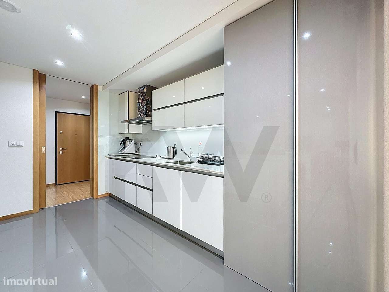 Apartamento T2 c/ Garagem Fechada em Perfeito Estado- Urbanização Pass-11