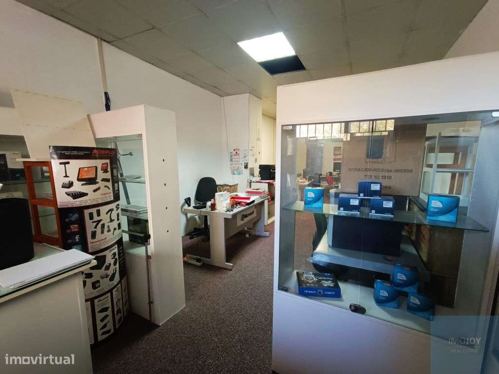 Espaço Comercial 300 m2 com Estacionamento Privativo em Benfica - Grande imagem: 4/41