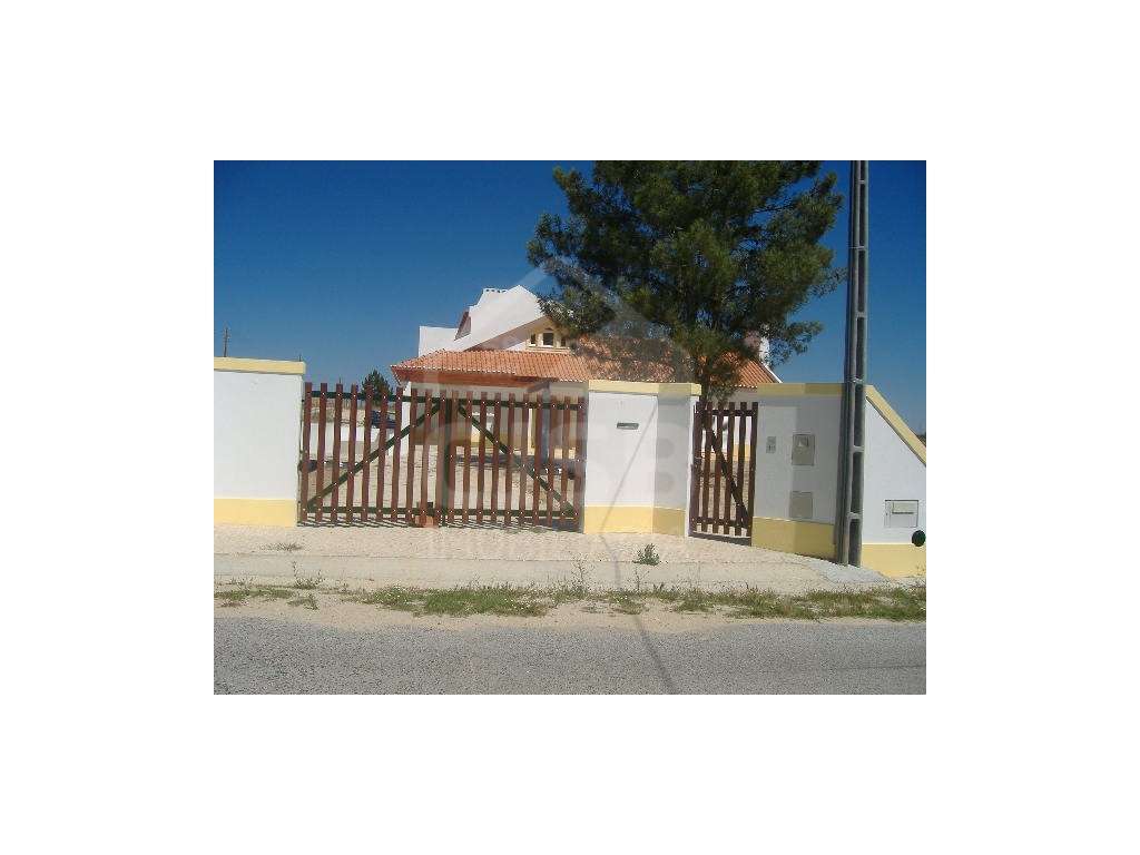 Terreno Urbano em Foros de Almada-10