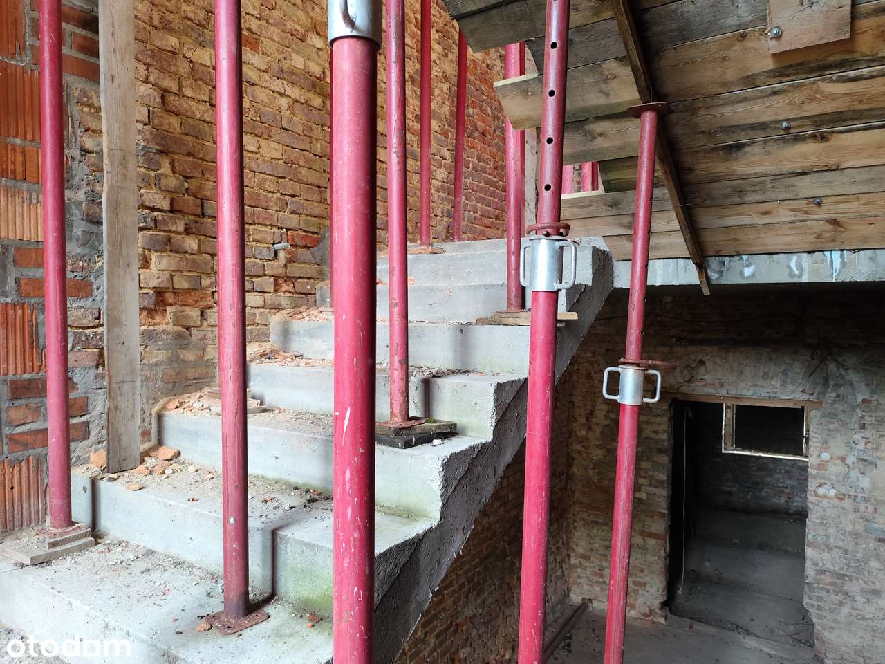 Kamienica 765 m2, działka 873 m2, stan surowy otwarty, stropy żelbeton-3