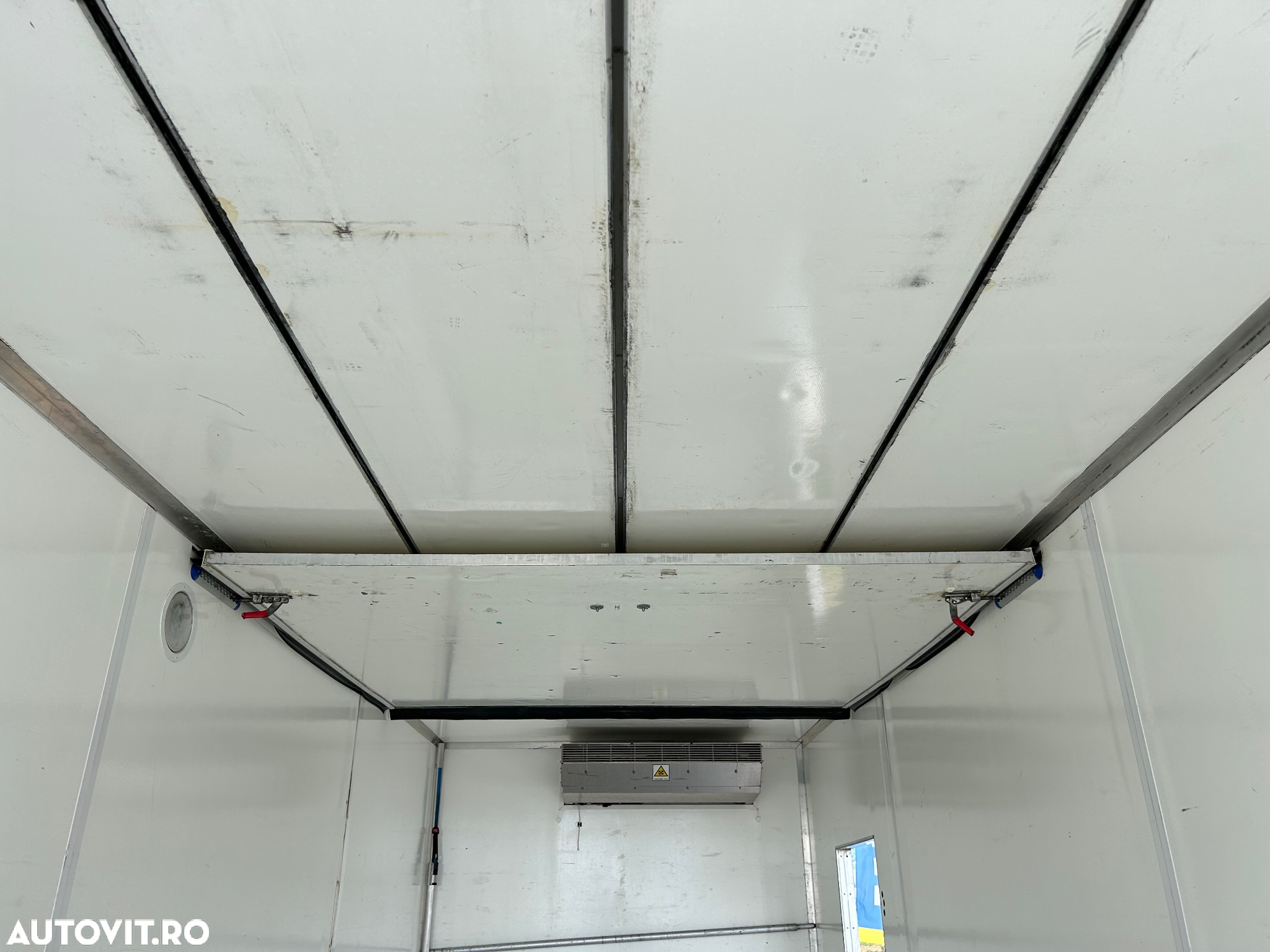 Volvo FM 410 FRIGORIFIC LIFT SPATE - 10