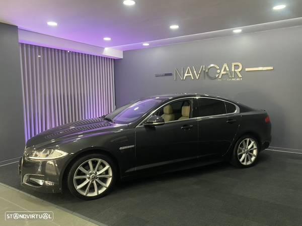 Jaguar XF 2.2 D R-Sport - 8