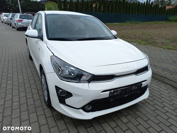 Kia Rio - 15