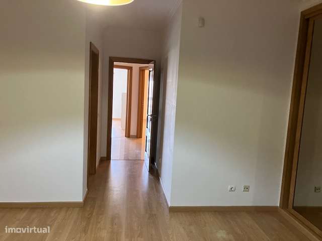 Lisboa Sul Almada Duplex T3 +1, com garagem-28