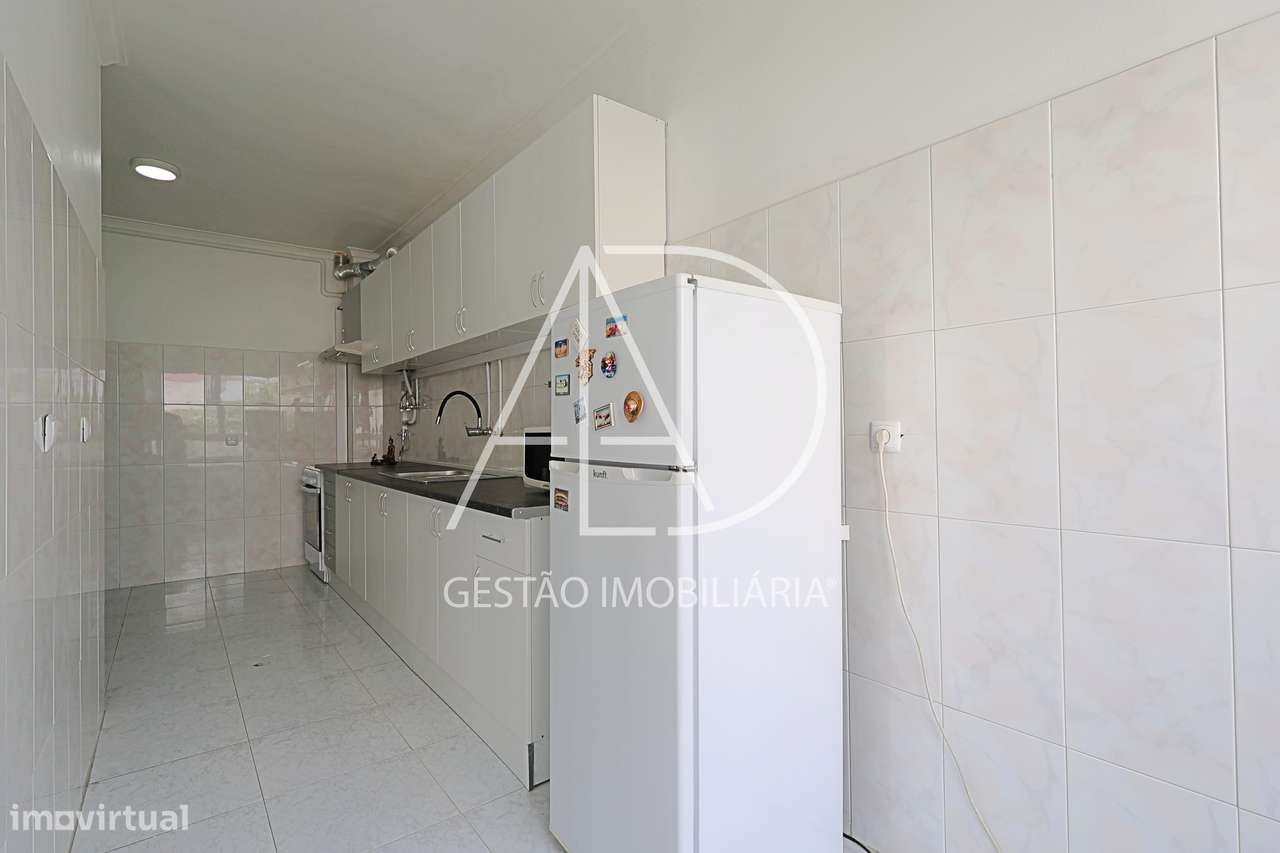 Apartamento T3 nas Paivas | Luz, conforto e localização privilegiada-9