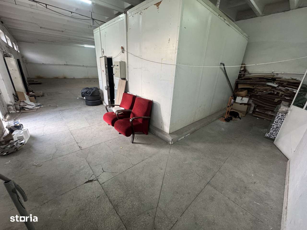 Hale pentru depozitare zona Halta Traian - Interioara 3 - Imagine principală: 3/9