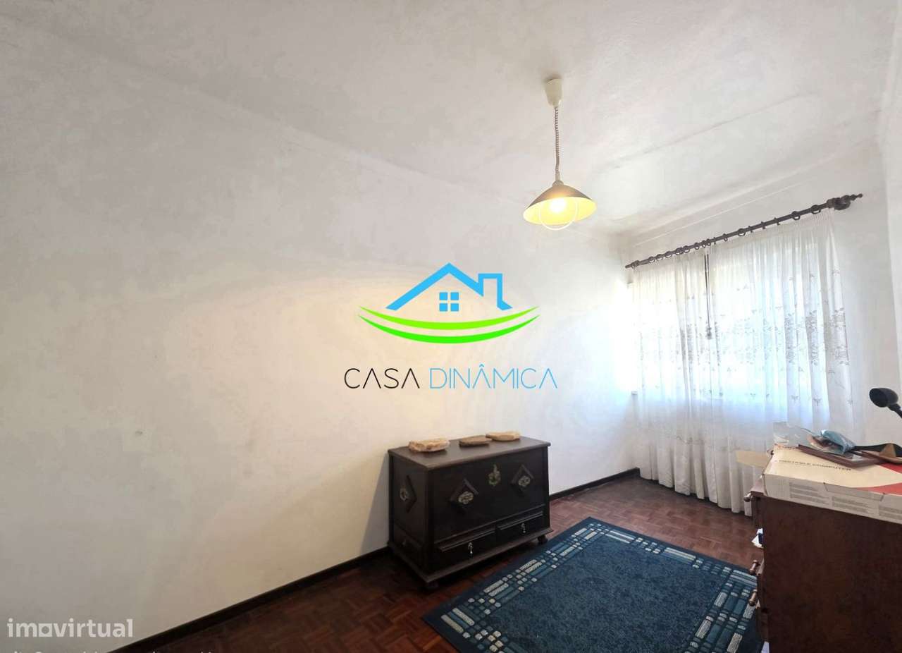 Moradia T4 com Garagem e Terraço em Tavarede-35