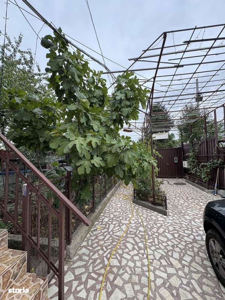 Casă cu 8 camere, subsol și mansardă Zona Sălaj Sector 5-4