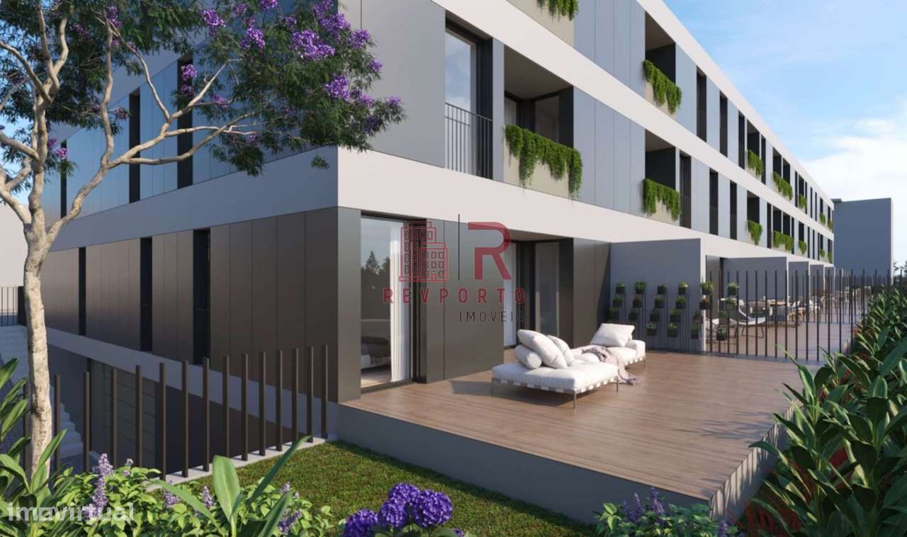 Apartamento T2, com 2 suítes, varanda, jardim e garagem-14