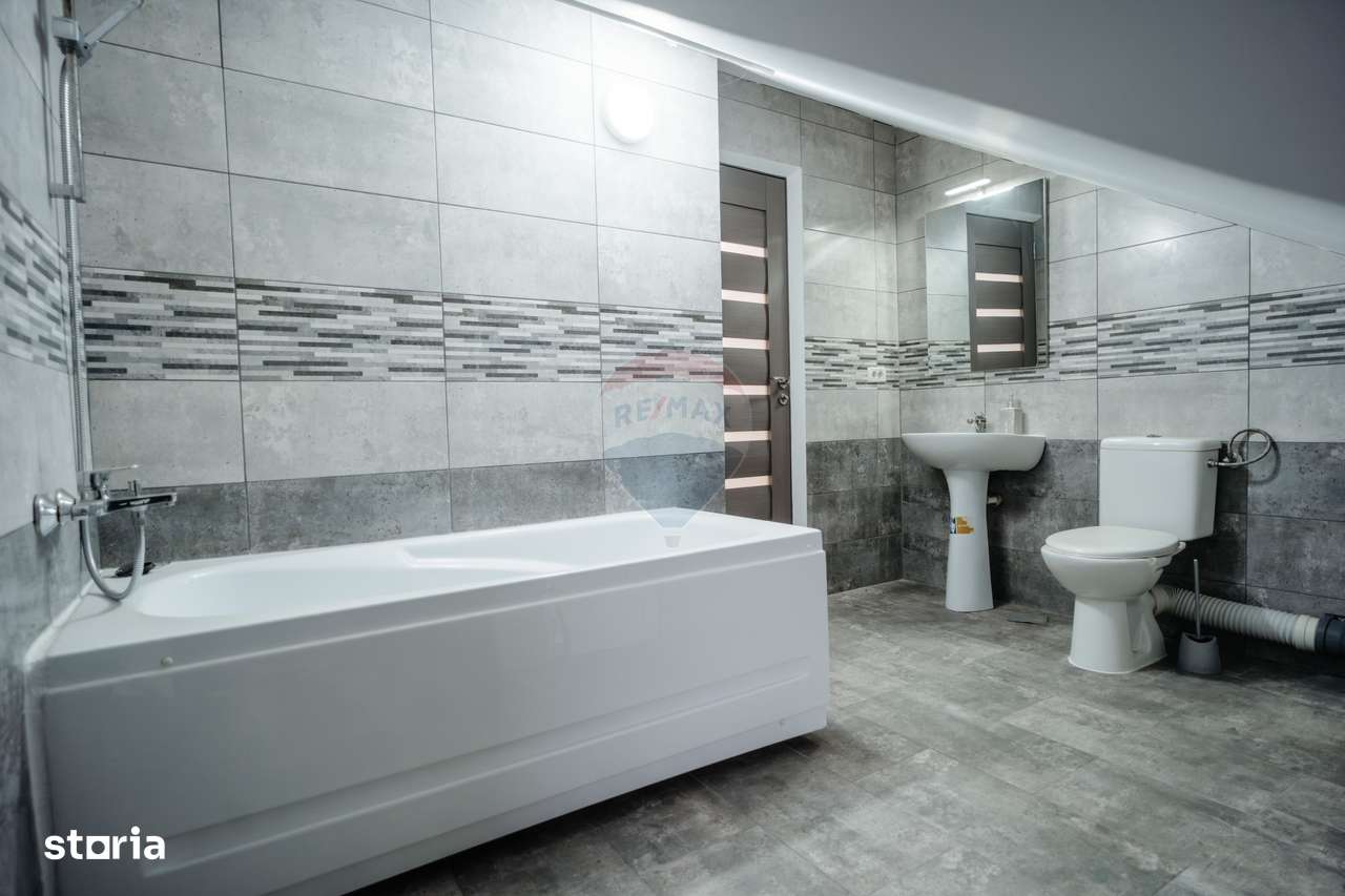 Apartament cu 3 camere de vânzare în zona Burdujeni-11